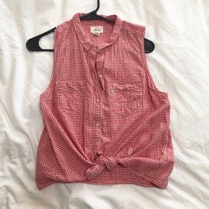 Levi's front tie gingham sleeveless shirt